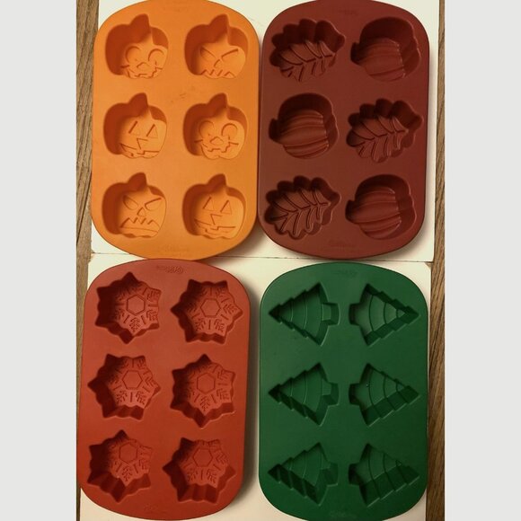 Wilton Silicone Cupcake Cakelet Molds 4 Pans Baking Christmas & Fall Holidays - Picture 1 of 11